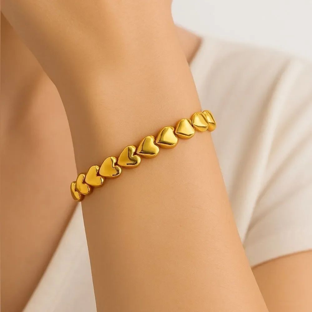 Gold Heart Bracelet Q743